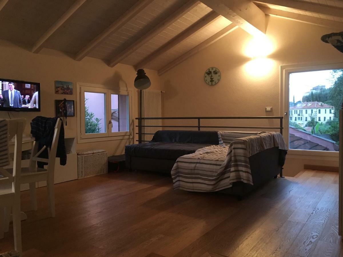 因佩里亚La Casa Di Fedra别墅 外观 照片